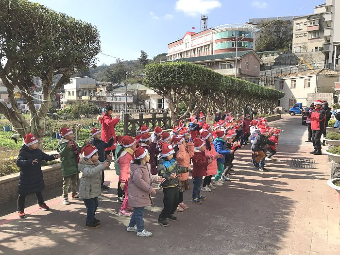  歲末感恩送祝福　介壽附幼小朋友各機關報佳音  照片