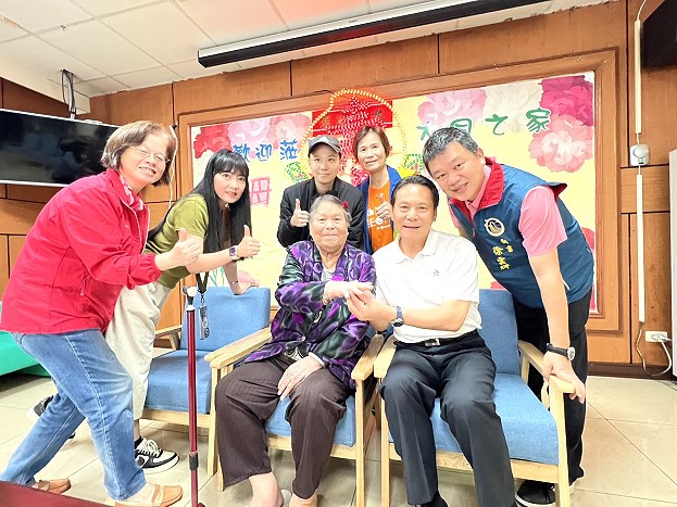 大同之家陳三妹95歲生日 縣長王忠銘獻上祝福 圖片