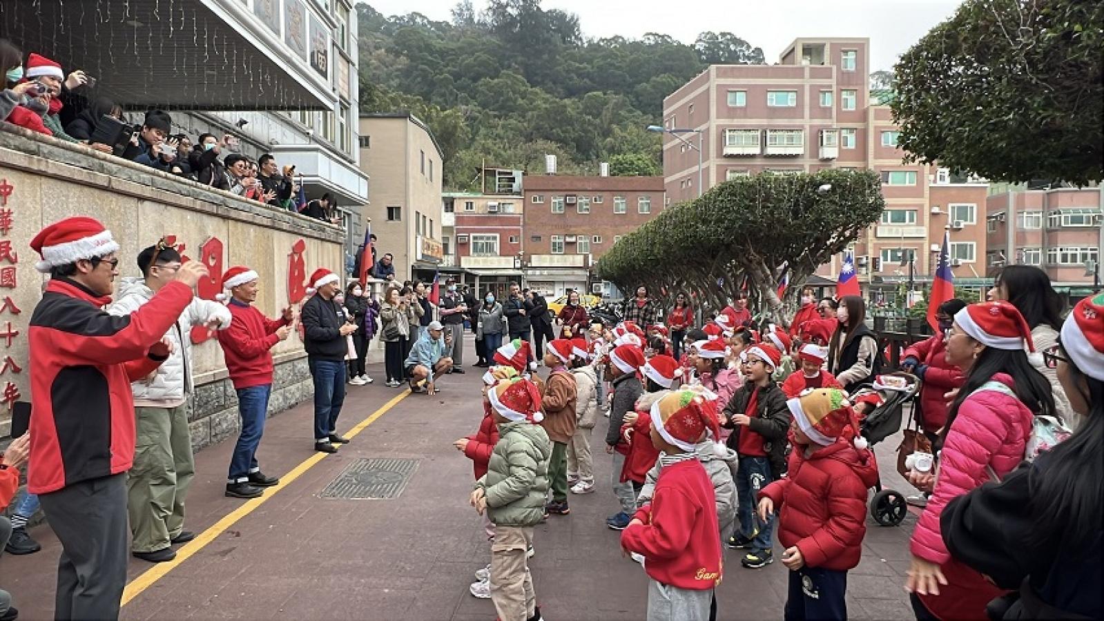 傳播聖誕溫暖與歡樂　介壽附幼報佳音