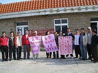 縣議會定期會縣政考察行程抵莒光,東莒鄉親發起連署請求加強取締大陸漁工之漁船越界捕魚。(圖/文:陳樂團)