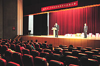 　縣府及連江縣工會昨假介壽堂舉辦勞動節慶祝大會，縣長陳雪生致詞時對勞工們對地區建設的認真辛勞與傑出貢獻，表達誠摯敬佩與感謝。（圖／文：曹重偉）