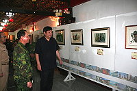 勝利山莊藝文展首度由劉梅玉及余蘭鳳兩位老師獲得首展,在馬防部指揮官鄭中將主導下,二十七年來首度開放勝利山莊,對提昇軍中高尚藝術與培育軍中美術人才有眾多助益。(圖/文:林忠和)