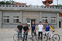 　縣府工務局運用珠山電廠回饋金採購二十台單車，準備提供租用服務。（圖／文：邱竟瑋）