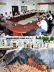 衛生署工程施工查核小組抵馬視察縣立醫院新建醫療大樓,對進度及因應措施表示滿意,也提醒颱風季節期間要注意施工區安全及邊坡穩固工作。(圖/文:曹重偉)