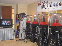 　馬祖酒廠精心推出五款『台灣精品－藏嚐久酒』品牌系列酒參展，圖為展場擺設。（圖：台灣賀進國際集團提供）