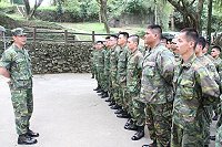 　指揮官鄭中將勉勵各位官兵，藉由進訓鍛鍊自我體魄，使每位官兵都能扮演好個人角色，發揮「鐵衛部隊」的精神，讓部隊戰力提升，國家安全得以獲得保障。（圖／文：張永達）