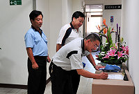 　縣議會第四屆第七次臨時大會開議，議員們陸續完成報到。（圖／文：曹重偉）