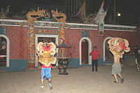 2009金板境陳元帥回鑾謁祖廟進香祈福活動,本週日八時搭乘金龍輪準時前往西莒,鐵板村全體總動員每日緊鑼密鼓陣頭排練中。(圖:鐵板社區發展協會提供)