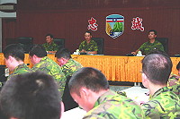 指揮官鄭中將指出,軍人須戮力投入軍紀安全維護,並朝向正面積極的態度去面對各項挑戰,落實防區裝備清點,保障部隊安全,俾利戰力發揮,善盡保家衛國職責。(圖/文:張瑞洲)