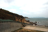 　南竿海淡廠工程已展開取水口確認，近期將開始興建取水井。圖為預定地后澳水庫附近海濱。（圖／文：邱竟瑋）