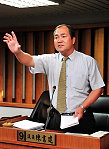 　議員陳書建進行質詢。（圖／文：曹重偉）