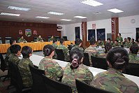 　指揮官羅將軍假雲台山會議室主持98年下半年度女官座談會。（圖／文：劉宏毅）