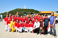 　媽祖在馬祖昇天祭風光落幕，民俗技藝演出也是一大賣點，文化局長劉潤南特別頒發獎金給所有演出團體及指導老師，感謝他們對地區文化的辛勞與付出。（圖／文：曹重偉）