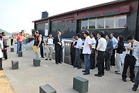 　教育部長吳清基與地方各界現勘塘岐靶場及運動場，進一步評估設置馬祖大學的可行性。（圖／文：陳鵬雄）