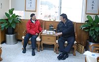 連江地檢署檢察長林慶宗拜會縣長陳雪生,共同呼籲反賄選。(圖/文:邱竟瑋)