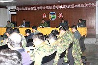     指揮官羅將軍親自主持全民戰力綜合協調會議，期盼透過協調會，維繫馬祖地區「軍民合作」關係，藉以提升馬祖地區全民國防發展，方能發揮整體國力，確保馬祖地區居民安全。（圖／文：劉宏毅）