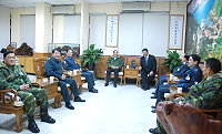國防部參謀總長林鎮夷一級上將等人拜會縣長陳雪生。(圖/文:邱竟瑋)
