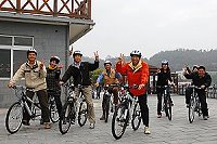 單車社區之旅,馬祖十大社區發展協會昨天繞行清水、珠螺與馬港等地。(圖:縣府文化局提供)