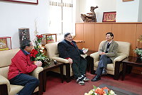 　縣長楊綏生昨天偕同立委曹爾忠，前往議會拜會議長陳振清，兩人也就兩岸事務進行溝通。（圖／文：劉秋月）