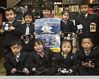 繼去年以擁抱的方式,今年馬祖米娜娃家的小朋友選擇錄CD和鄉親報佳音,在不具名善心人士認購下,已銷售一空。(圖/文:邱竟瑋)