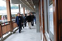 　九十八年特種考試地方政府公務人員考試昨天圓滿結束，下午監試委員余騰芳巡視考場，預計明年三月上旬放榜。（圖／文：劉秋月）