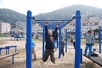 由縣府與相關單位建設的福澳遊樂設施深受小朋友青睞。(圖/文:邱竟