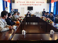 　縣長楊綏生（圖左）拜會福建省交通、海事部門，就未來大船靠泊、卸載及閩江航道出入交換意見。（圖：連江縣政府交通局提供）