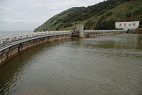 　受到連日大雨挹注，東引東湧水庫已逼近滿水位狀態。（圖／文：陳其敏）