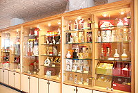 　馬祖酒廠自有品牌之產品，一次購買五十萬元以上提供九六折優惠，一百萬元以上則為九二折優惠，優惠方案自即日起至八月三十一日止。（圖／文：劉秋月）
