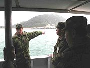 北指部舉辦「現地偵察-海上反覘」軍官團教育,藉此站在敵人的角度來觀察陣地之整備、據點之防衛,用以檢討自我的不足,改善缺點並加強防衛。(圖/文:高玉麟)