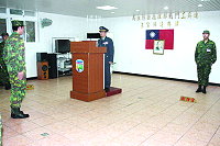 馬防部指揮官羅中將親自主持工兵連主官交接佈達典禮,期勉工兵連在新任連長帶領下,使工兵連連務蒸蒸日上,祝福隊運昌隆、再創新頁。(圖/文:劉宏毅)