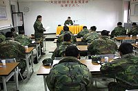 　馬防部羅指揮官主持「連長講習班座談會」，與連長分享學習心得。（圖／文：巫冠瑩）