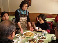 維也納餐廳重新開張,以平價的燴飯與麵類款待老顧客。(圖/文:邱竟瑋)