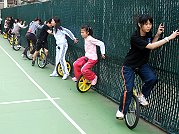 　東引國中小推展獨輪車運動，邀請宜蘭縣人文國中小師生到校指導示範。（圖／文：陳其敏）