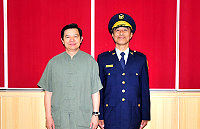　連江縣警察局副局長由王敏吾接任，縣長楊綏生親自授階並勉勵他盡其所長，為地區治安工作努力。（圖／文：曹重偉）