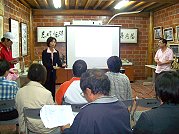 　鐵板商圈今年獲得約四百九十萬元補助，從事優質環境改造工程，設計單位日前舉辦初步說明會。（圖／文：邱竟瑋）