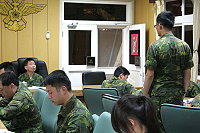 　副主任期勉各位政戰幹部，以耐心與愛心來輔導官兵，消除危安因素，妥善管理官兵生活，進而凝聚官兵向心力，提升防區整體戰力。（圖／文：李家駿）