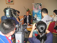 　副縣長林星寶接受大陸媒體採訪，談馬祖觀光產業政策。（圖：連江縣政府提供）