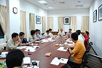 　縣府與馬管處挑燈夜戰召開「99年度第一次業務協調聯席會議」，互相合作解決多項業務相關問題，更讓東莒福正海灘環境清理等多項棘手問題，在清楚的合作與分工下獲得解決，未來仍將定期召開聯繫會議。（圖／文：劉秋月）