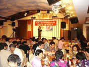 土城馬祖同鄉會昨天中午舉行端午節聯歡活動,地區各界與台灣各馬祖同鄉會團體齊聚一堂,歌舞訴衷情。(圖:台北縣土城市連江縣(馬祖)同鄉會提供)