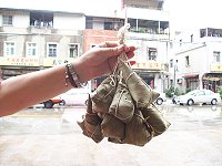 懷念的豌豆、花生粽,有鄉親堅持製作,在物質豐富的今天讓小朋友回憶當年的口味。(圖/文:邱竟瑋)