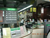 因應人潮疏運,加班機制啟動,滯留旅客全部成行。 (圖:曹爾忠機場服務團隊提供)