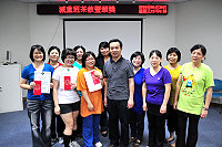 　縣立醫院健康促進減重班活動圓滿落幕，十位學員經過二個月的卡路里大戰與展現意志力，獲得第一名的是減去5.3公斤張郡慧。（圖／文：曹重偉）