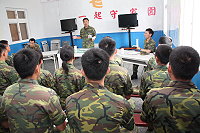 　馬防部指揮官羅中將於戰鬥營接訓幹部精神講話中表示，雄壯、威武是軍人的特色，更是軍人獨有的魅力。（圖／文：巫冠瑩）