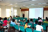當代古典藝術大師葉子奇於馬祖民俗文物館分享創作的心路歷程。(圖/文:邱竟瑋)