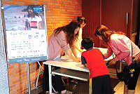 　暑假週末午後好去處－2010第四屆台灣國際兒童影展，家長陪著小孩看場公視精選影片，絕對是假日最佳親子活動，剩下機會不多，請大家把握機會。（圖／文：劉秋月）
