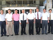大陸國台辦副主任鄭立中一行訪基隆港,立委曹爾忠及基隆港務局長陪同。(圖:立委曹爾忠國會辦公室提供)