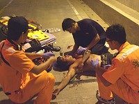 　北竿塘后道涵洞口昨天凌晨發生機車摔車意外，騎士重傷後送南竿。（圖：北竿岸巡橋仔所提供，文：陳鵬雄）