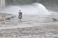 踏水過浪　圖與文：陳鵬雄