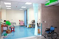 縣立醫院昨日下午將急診室先搬遷至新大樓一樓。(圖/文:曹以鋒)